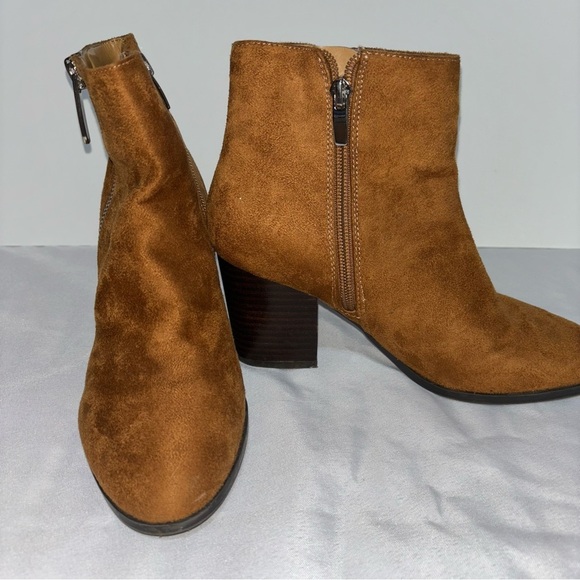 Nine West WNNEVA2 Women's Ankle Boots Brown Faux Suede  Size 6.5 - Picture 2 of 12